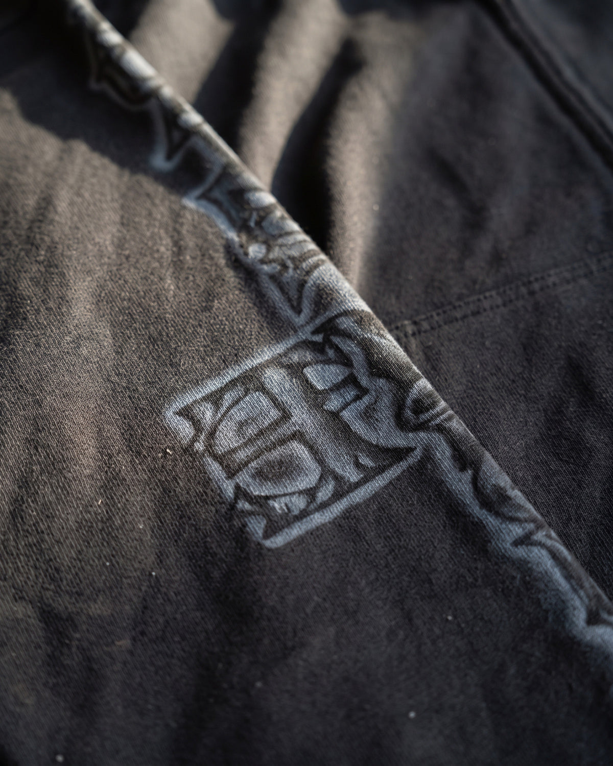 ATO – close-up of the airbrushed sleeve lettering